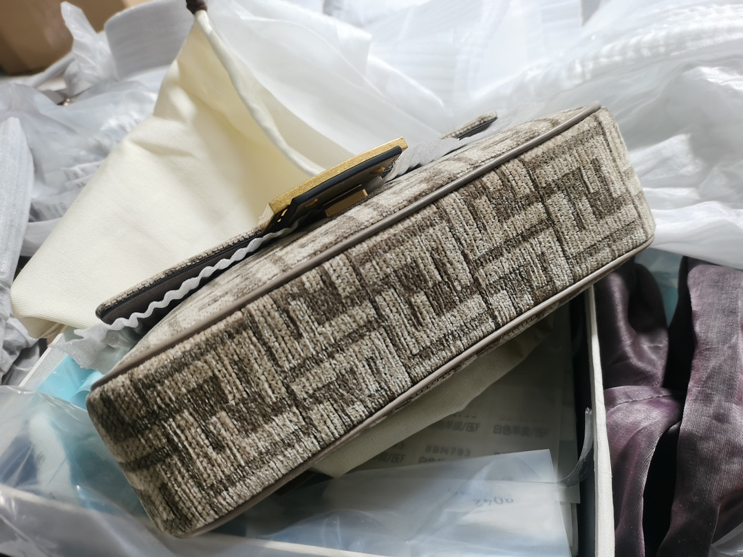 F**di Baguette Chain Midi dove gray tapestry fabric bag with FF motif 14.5x7x24 cm