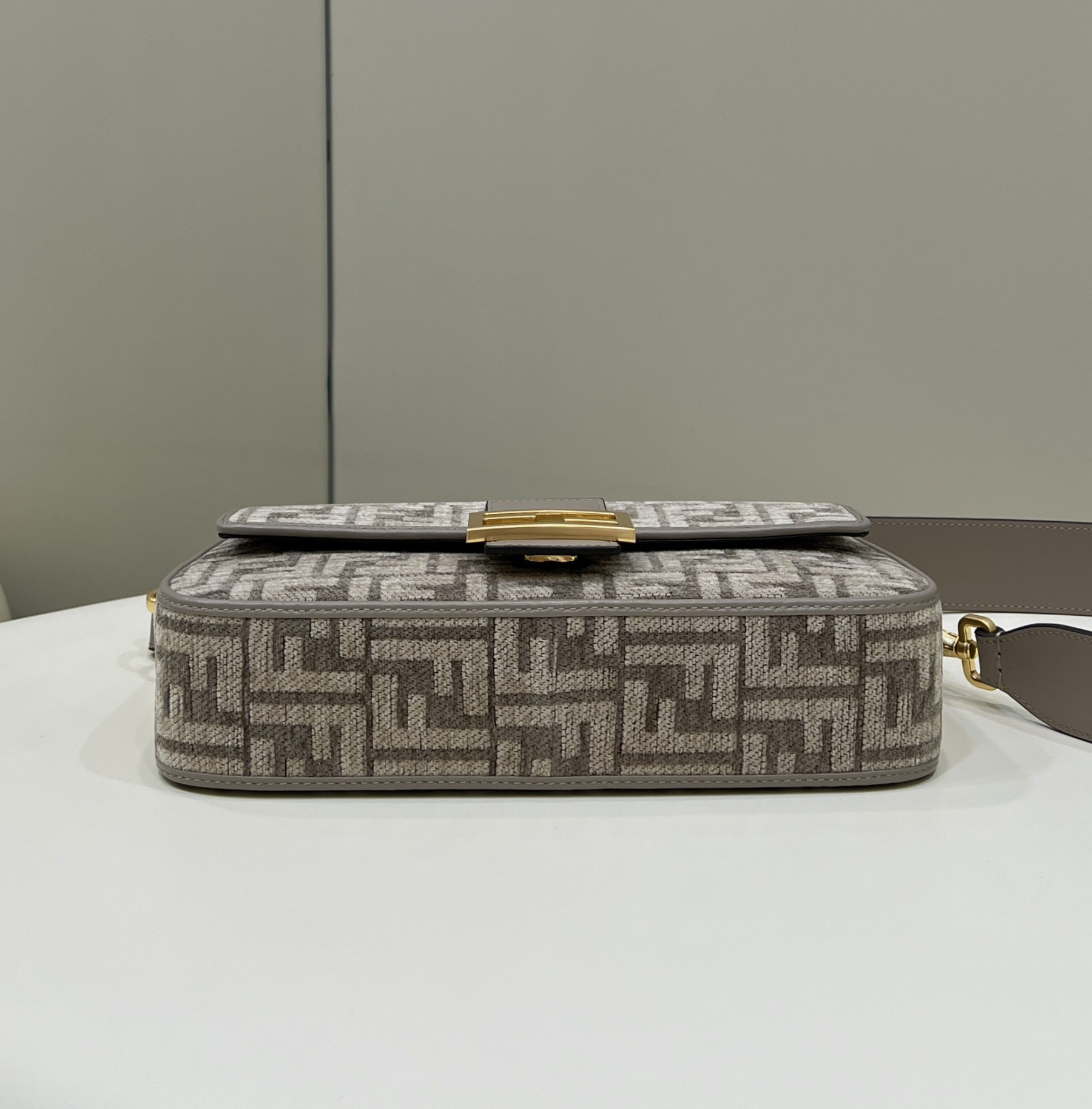 F**di Baguette Chain Midi dove gray tapestry fabric bag with FF motif 14.5x7x24 cm