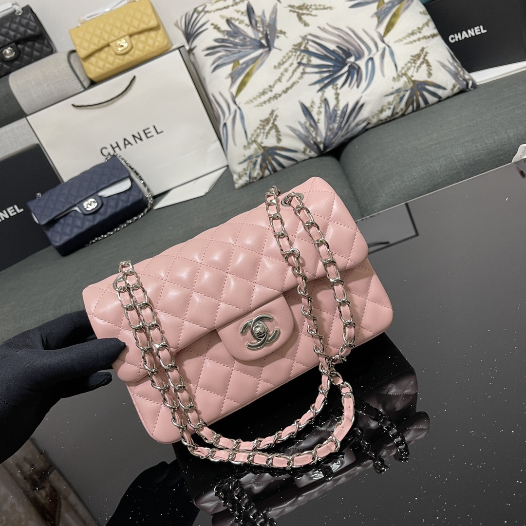 Ch**el SMALL CLASSIC HANDBAG Lambskin Pink 5.7 × 9 × 2.3 in