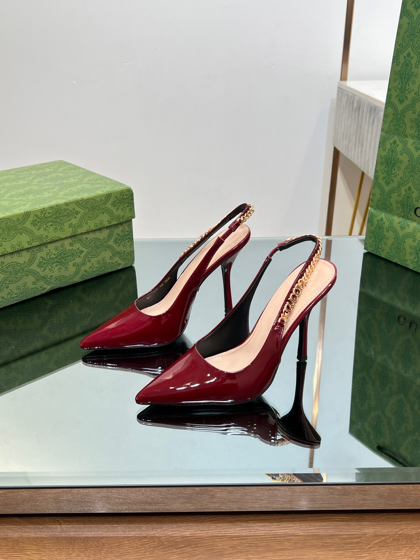 Gvc*1 SIGNORIA SLINGBACK PUMP