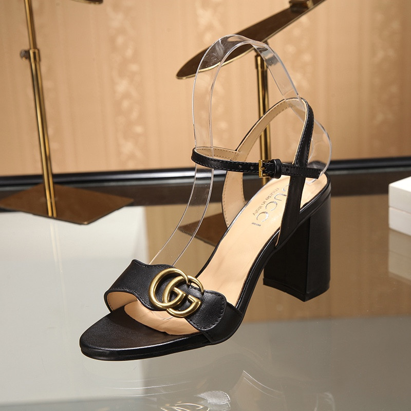 UA Gvc*1 HORSEBIT MID-HEEL SANDAL