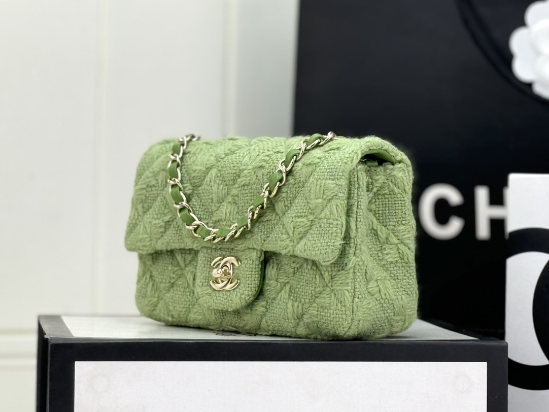Ch**el MINI CLASSIC 11.12 HANDBAG 20 12 × 20 × 6 cm