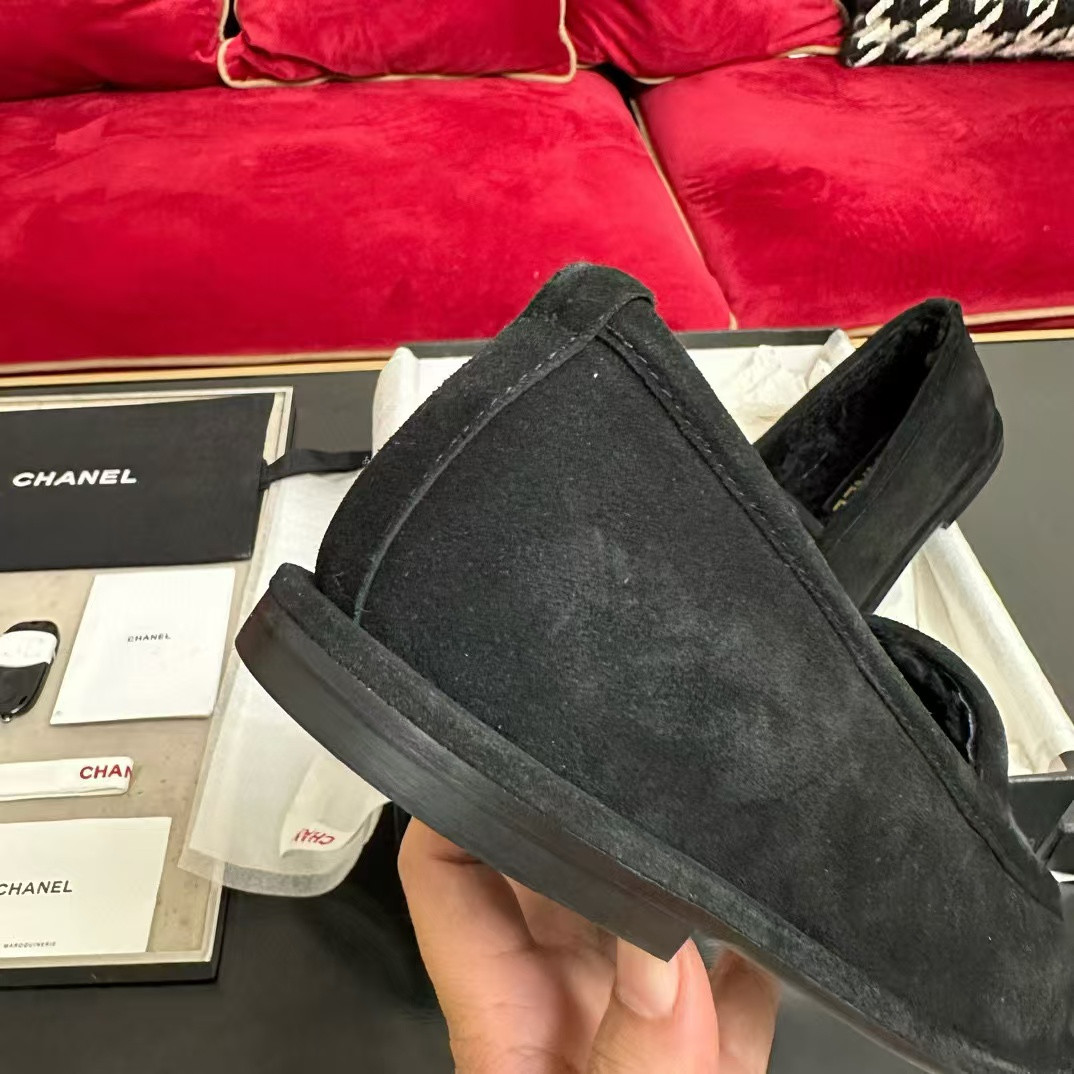 UA Ch**el Loafers