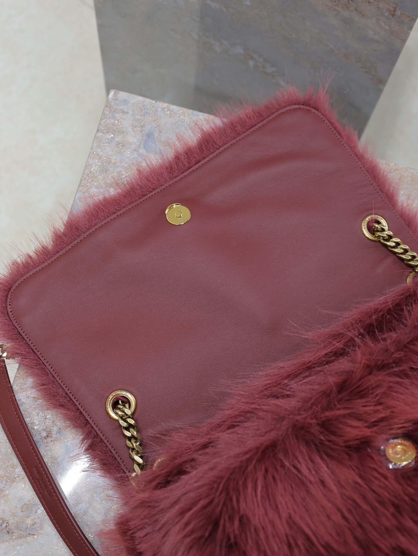 Y51 NIKI LARGE IN SHEARLING 32x23x9cm