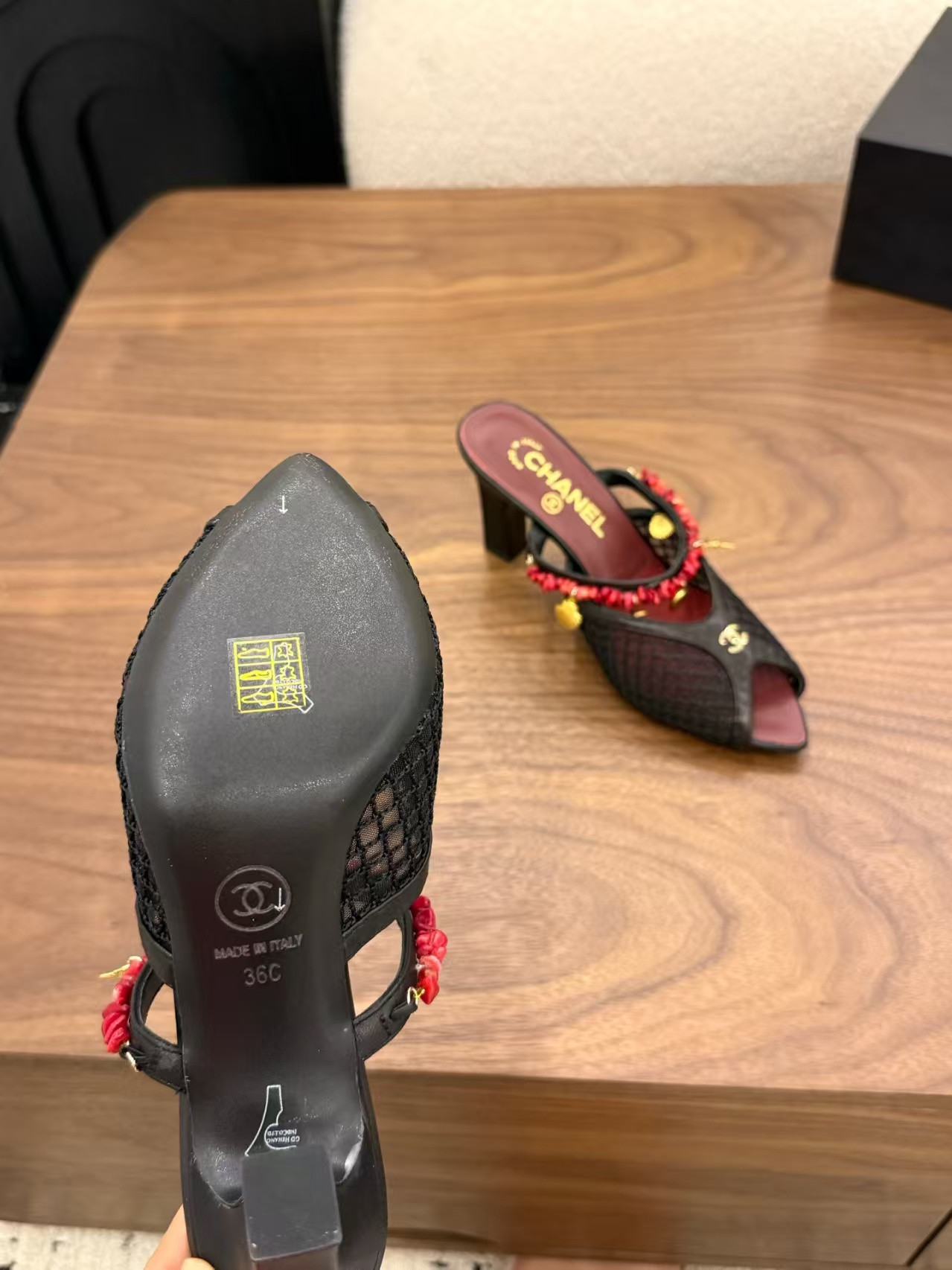 UA Ch**el Sandals(Vintage Beaded)