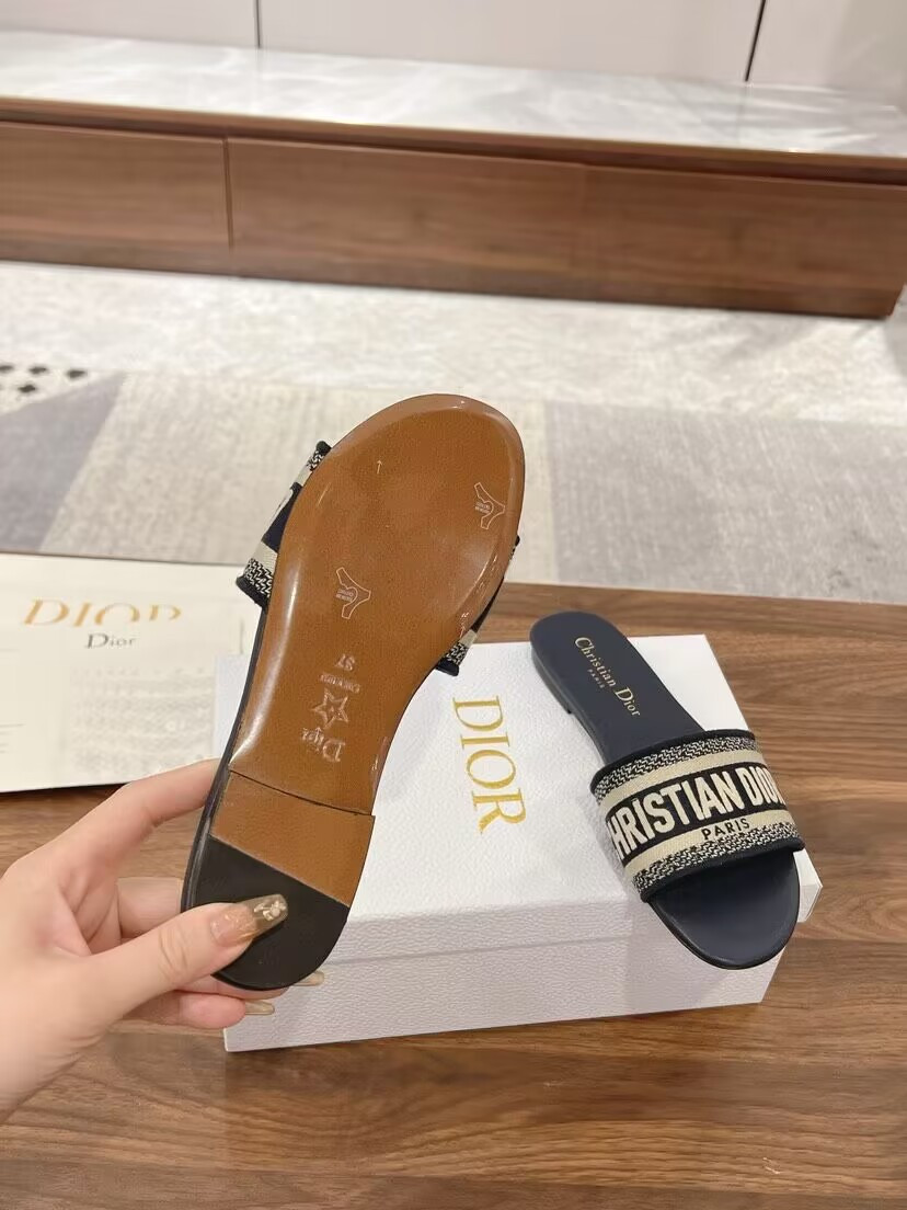 UA D10r Dway Slide