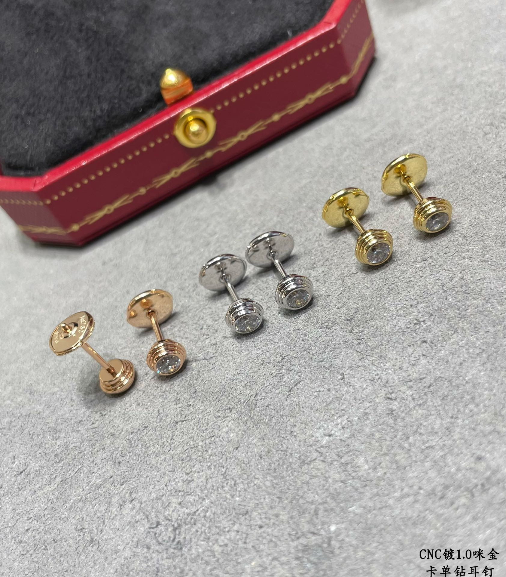 Ca*t1er Single D1am0nd stud Earrings