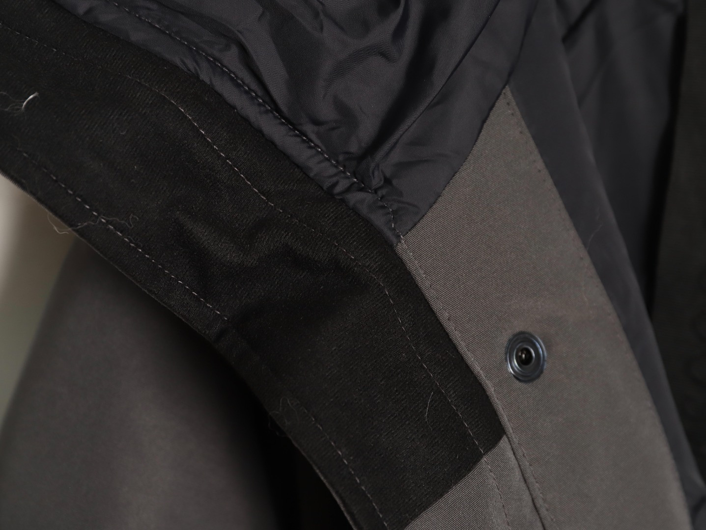 Can*a G00se Short Puffer jacket