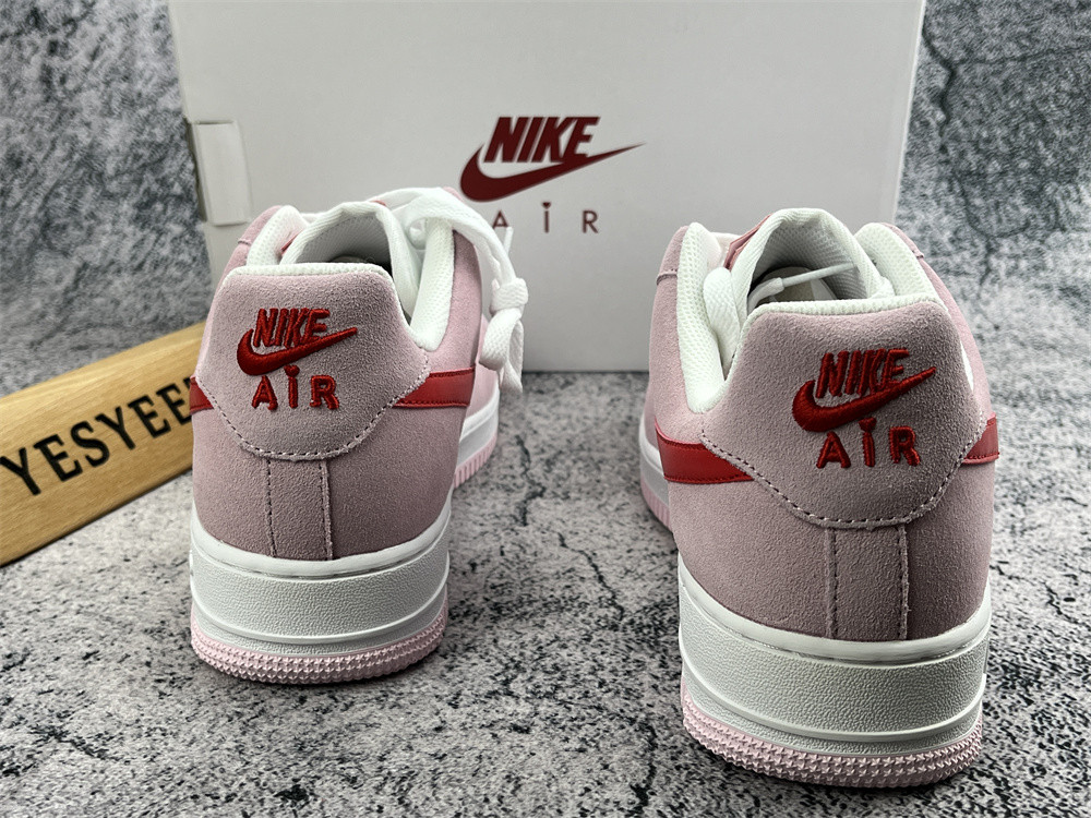 UA NIKE AIR FORCE 1 LOW 