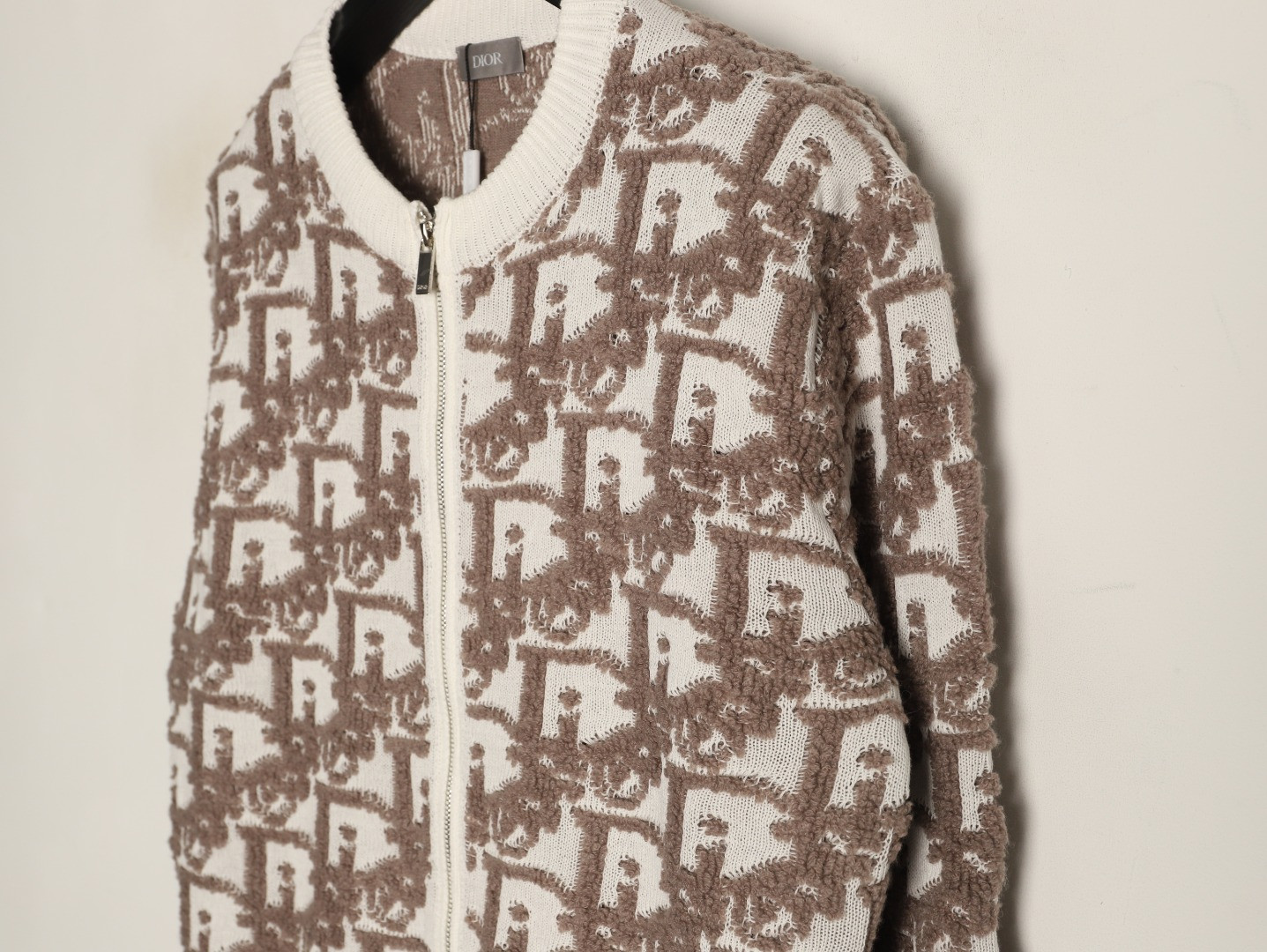 D10r CD Cardigan