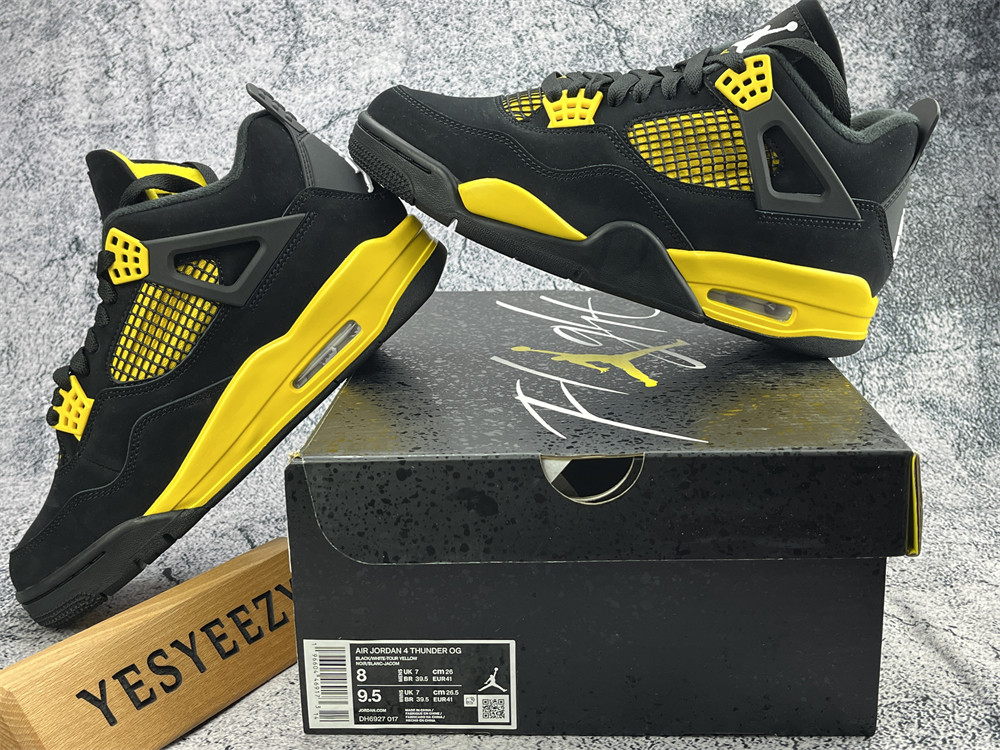 UA AIR JORDAN 4 RETRO 