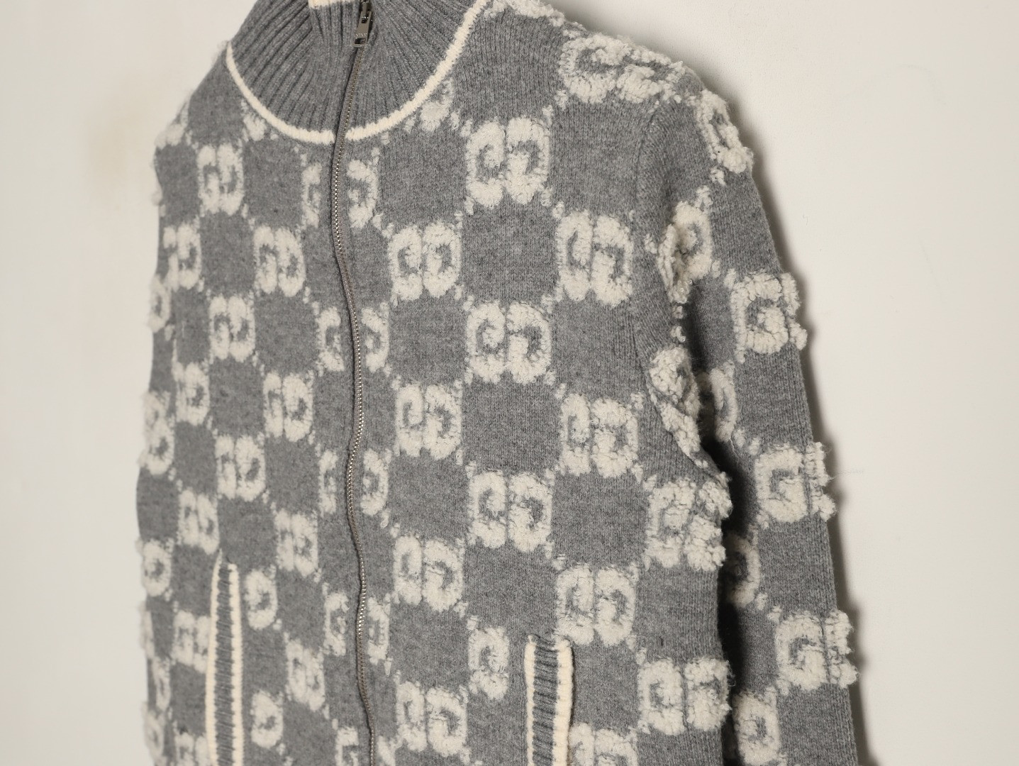 Gvc*1 Sweaters