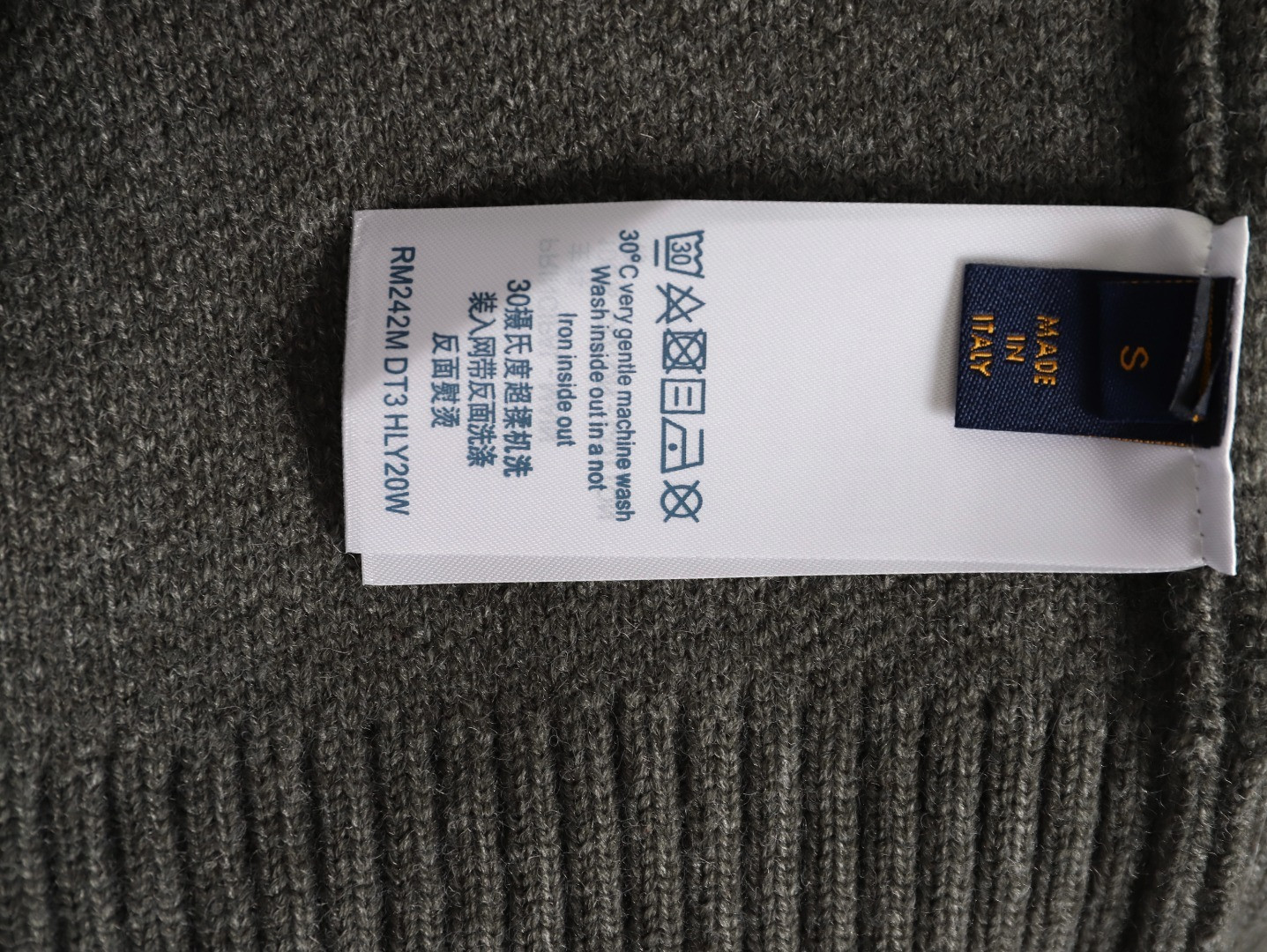 L0vis Vvtt0n 25ss Sweaters