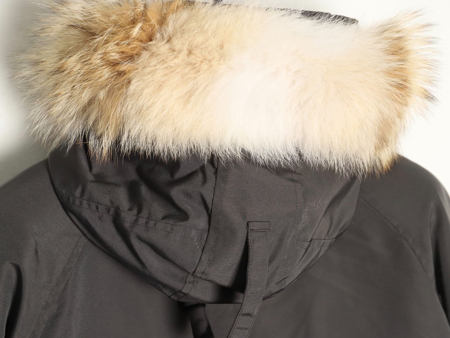 Can*a G00se Short Puffer jacket