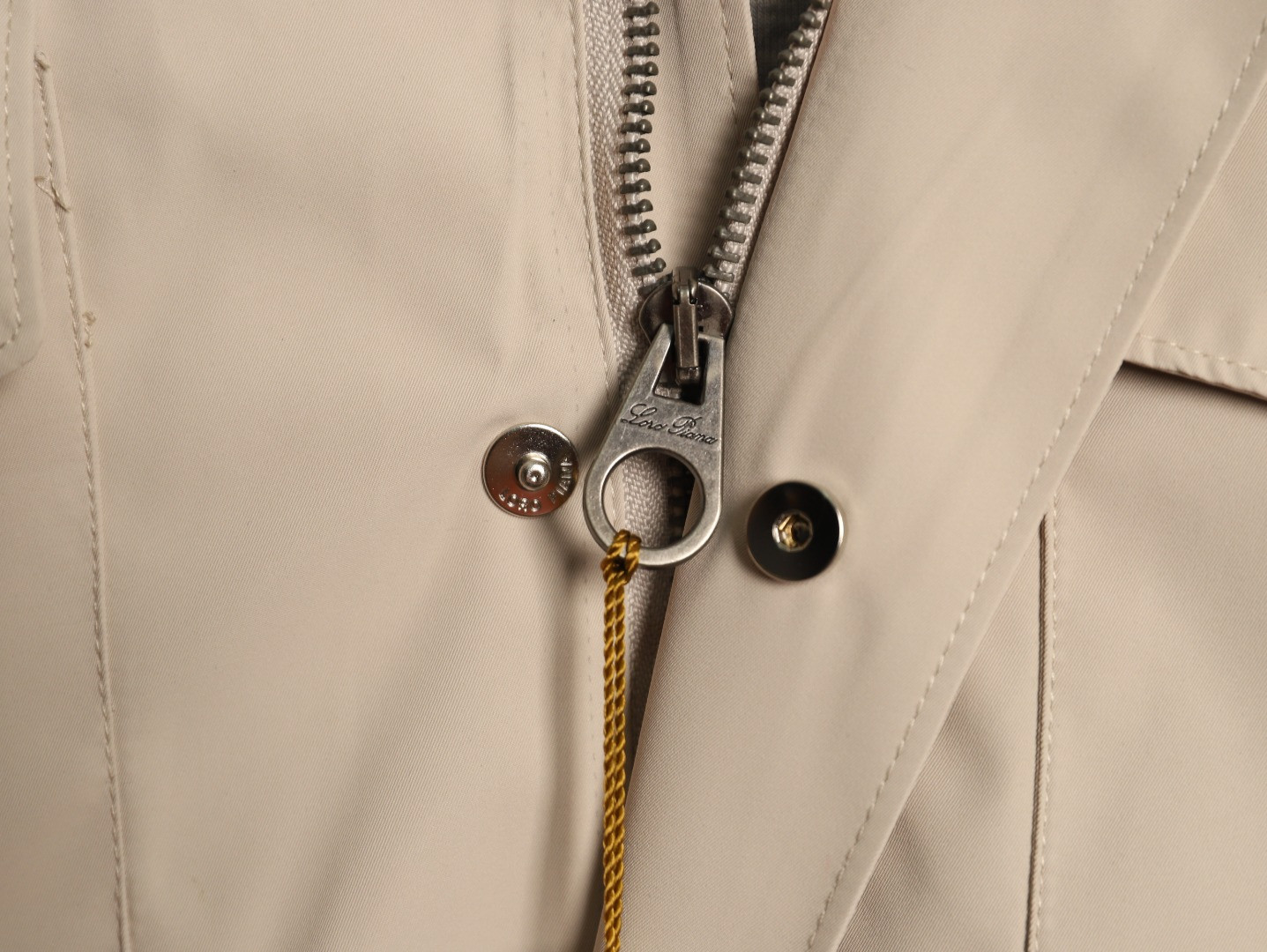 L0r0 P1ana LP Coats