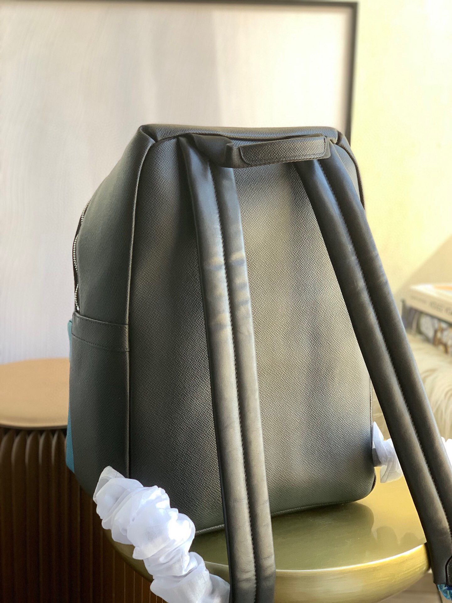 LV DISCOVERY BACKPACK M30735