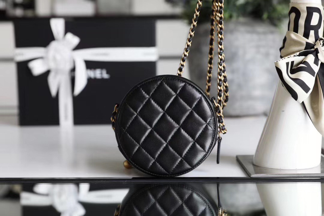 Ch**el bunny crossbody bag