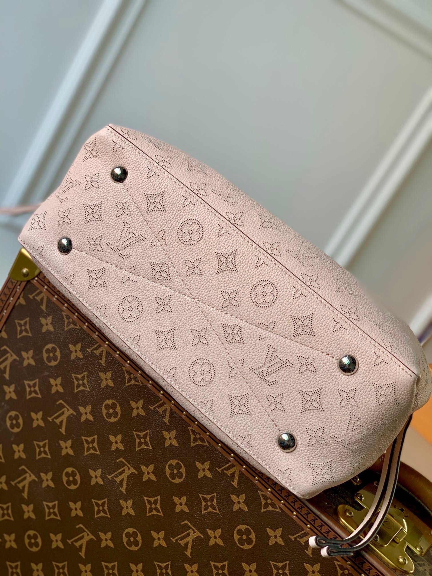Bella tote M59203