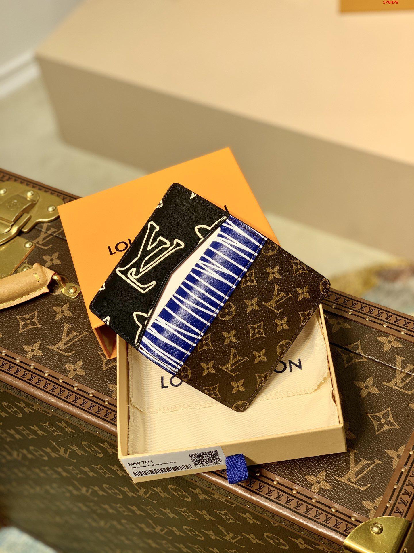 LV POCKET ORGANIZER M69701
