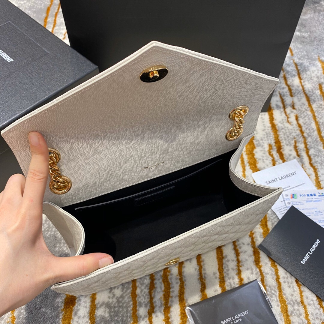 Y51 Envelope medium bag 24cm