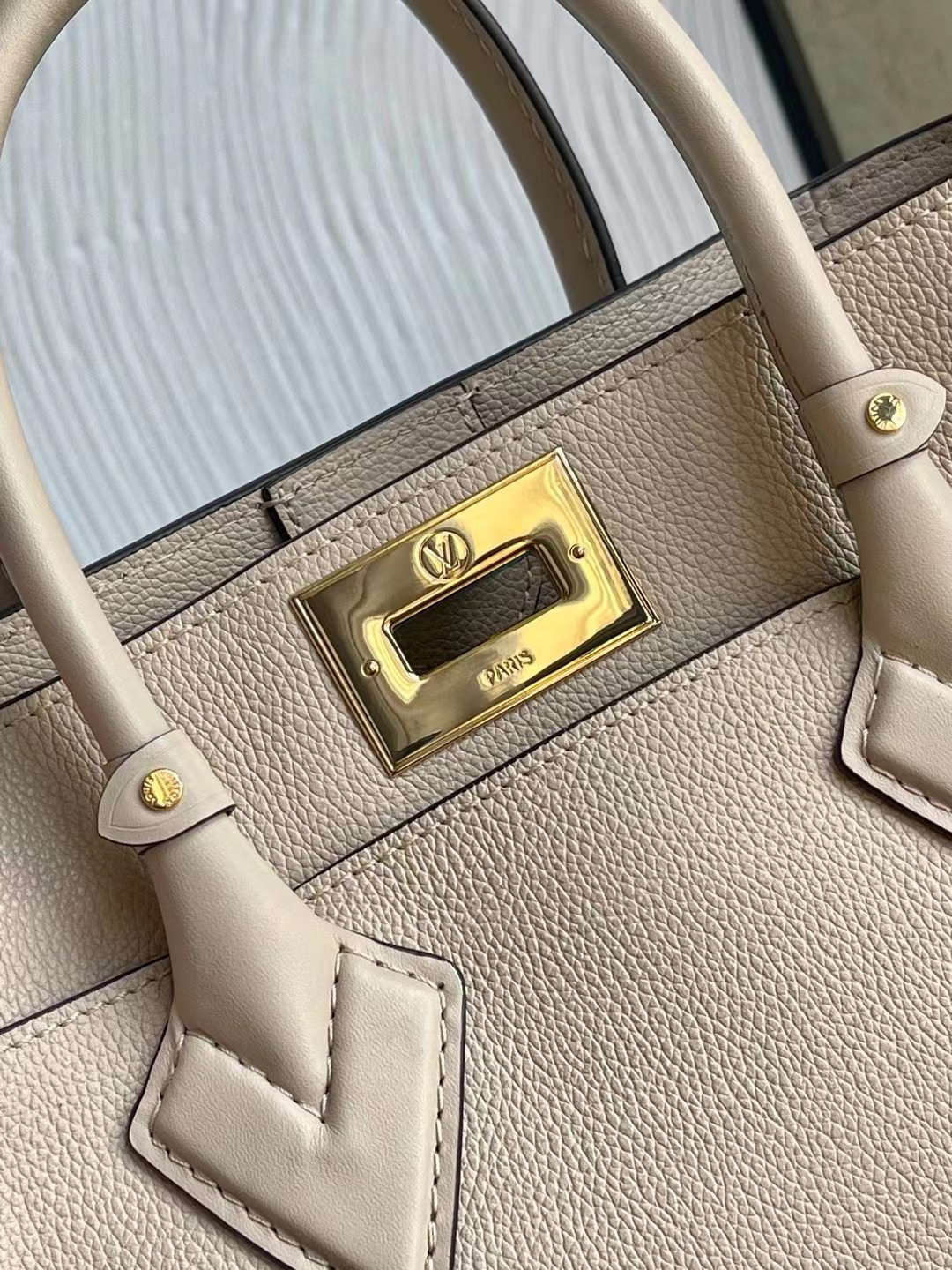 LV ON MY SIDE PM M57729