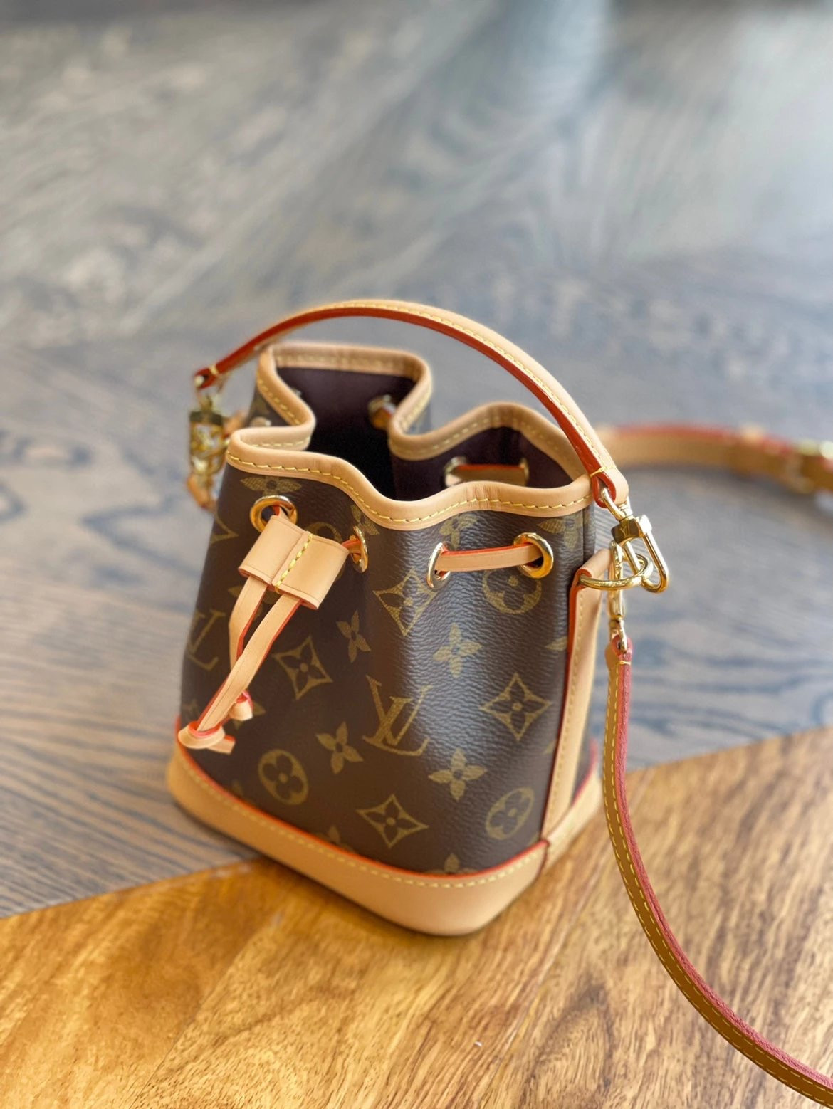 LV NANO NOE M81266