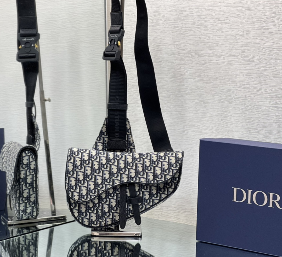 D10r Saddle Bag Beige and Black D10r Oblique Jacquard 26 x 19 x 4.5 CM