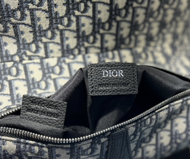 D10r Saddle Bag Beige and Black D10r Oblique Jacquard 26 x 19 x 4.5 CM