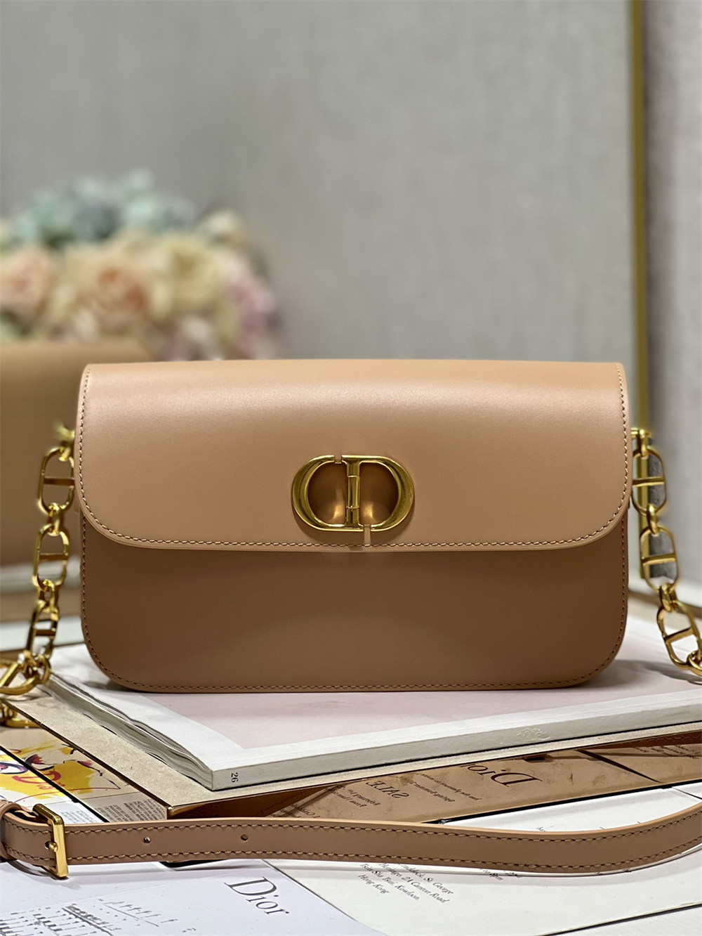 D10r 30 Montaigne Avenue Pink 22.5 x 12.5 x 6.5 cm