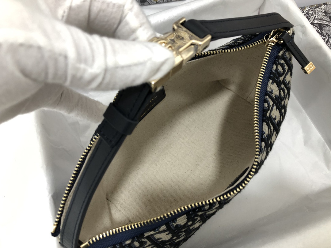 Medium D10r travel Nomad Pouch
