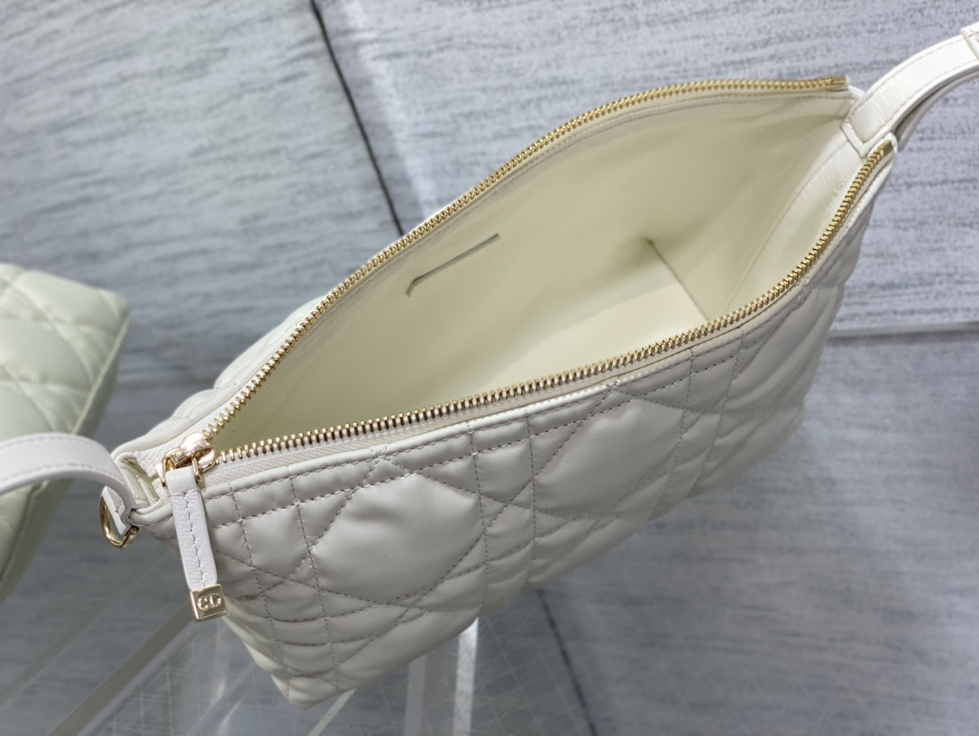 MEDIUM D10r TRAVEL NOMAD POUCH WHITE