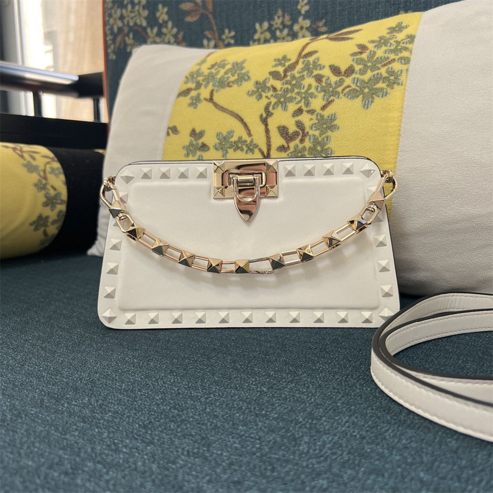 Va1e*ntin0 GARAVANI ROCKSTUD23 SMALL SMOOTH CALFSKIN SHOULDER BAG IVORY
