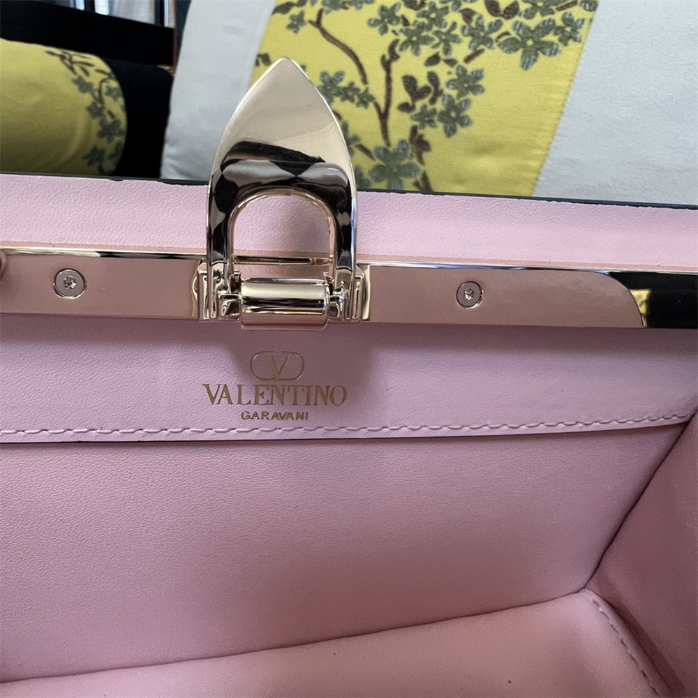 Va1e*ntin0 GARAVANI ROCKSTUD23 SMALL SMOOTH CALFSKIN SHOULDER BAG PINK