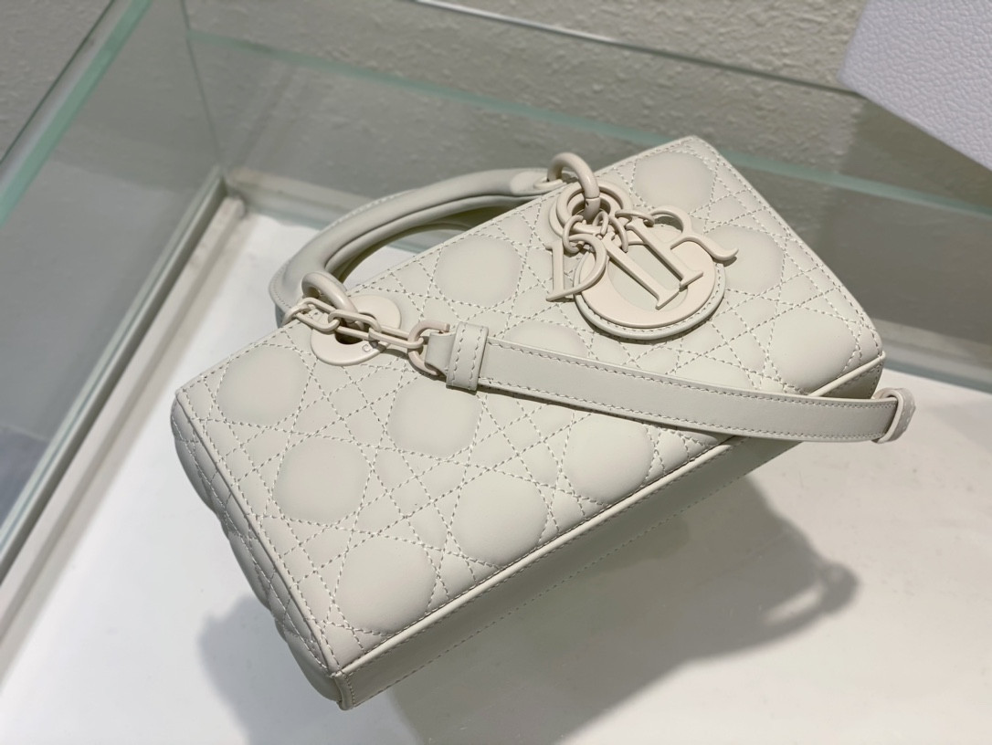 D10r SMALL LADY D-JOY BAG Ultramatte White Cannage Calfskin