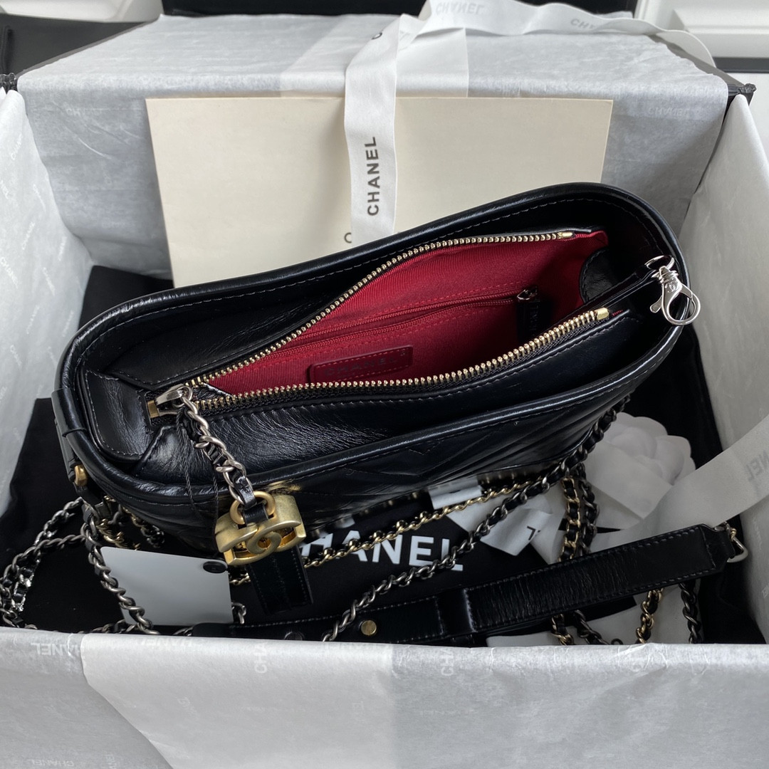Ch**el Gabrielle SMALL BLACK 20 x 15 x 8cm