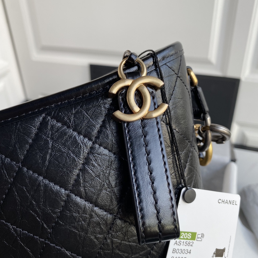 Ch**el  Gabrielle SMALL BLACK with shoulder strap letters 20 x 15 x 8cm