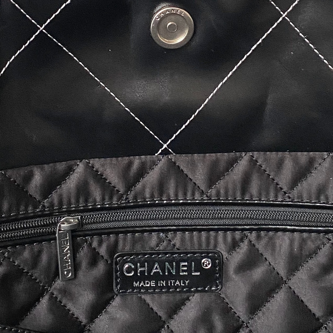 Ch**el 22 HANDBAG Shiny Calfskin SILVER 15.2×16.4×3.1 in
