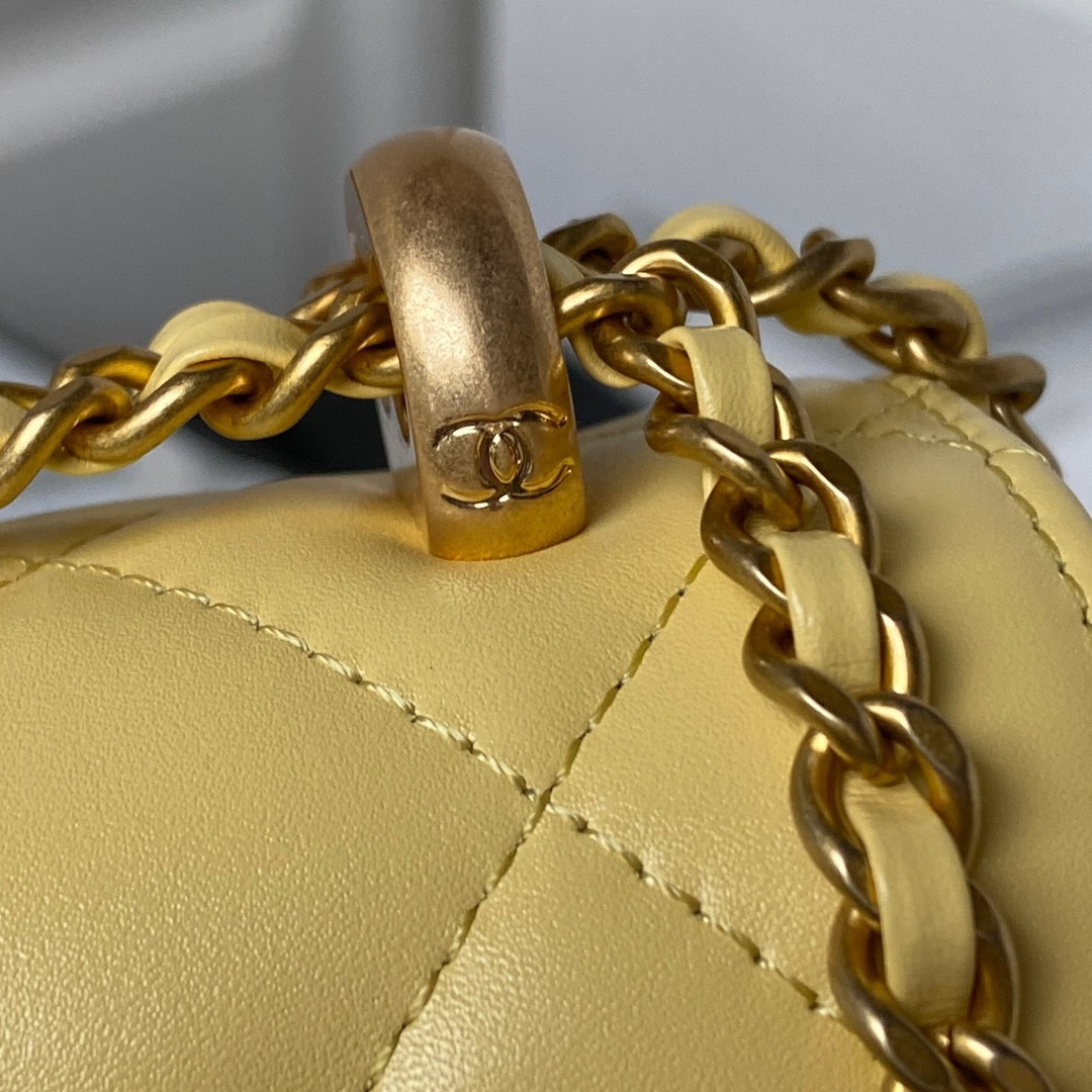 Ch**el FLAP BAG YELLOW 22×14.5×8cm