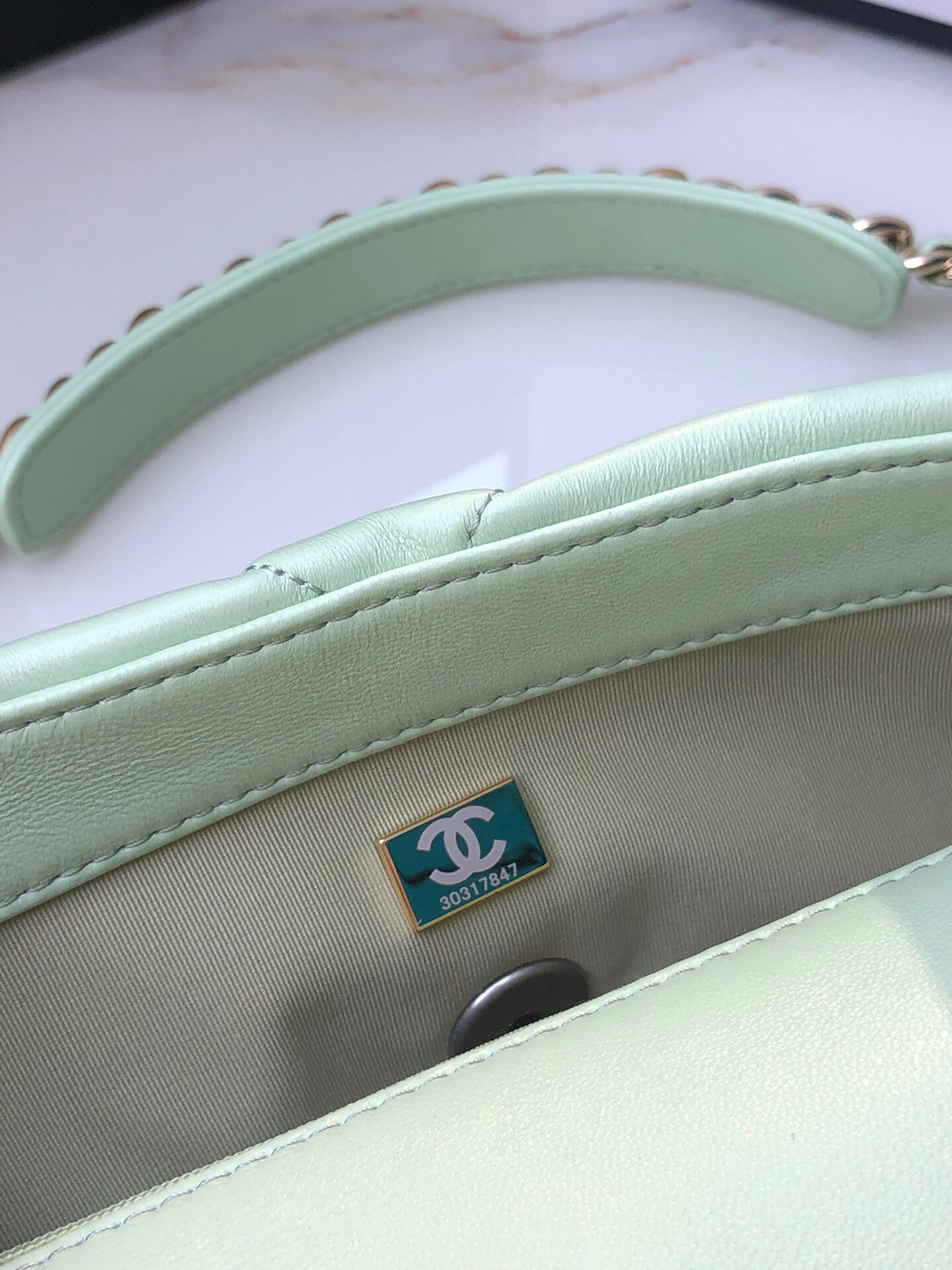 Ch**el 19 HANDBAG Shiny Leather, Gold-Tone, Silver-Tone & Ruthenium-Finish Metal Green 6.2 × 10.1 × 3.5 in