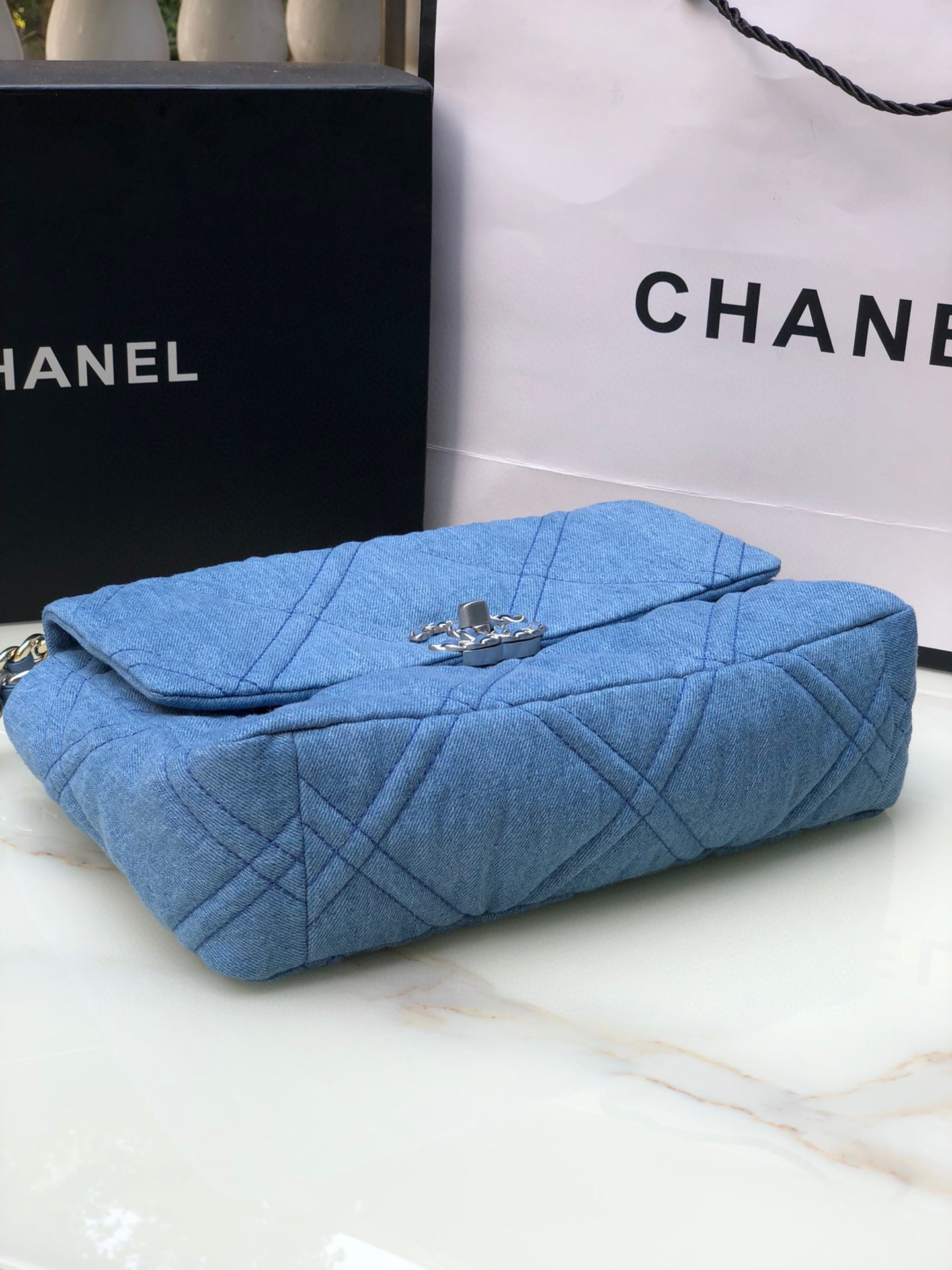 Ch**el 19 LARGE HANDBAG, Gold-Tone, Silver-Tone & Ruthenium-Finish Metal Blue 7.8 × 11.7 × 3.9 in