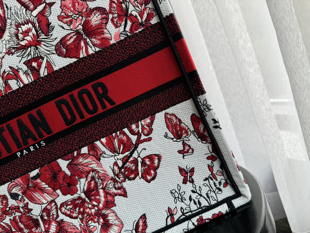 Large D10r BOOK TOTE WHITE AND RED LE CŒUR DES PAPILLONS EMBROIDERY 16.5 x 14 x 7.5 inches