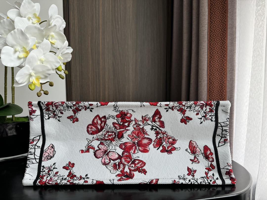 Large D10r BOOK TOTE WHITE AND RED LE CŒUR DES PAPILLONS EMBROIDERY 16.5 x 14 x 7.5 inches