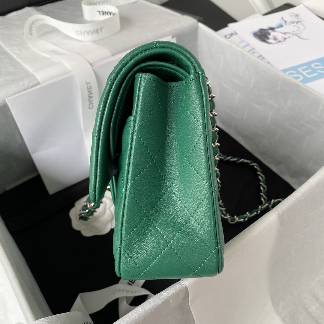 Ch**el CLASSIC HANDBAG GRAINED SHINY CALFSKIN & SILVER-TONE METAL GREEN 6 × 9.9 × 2.5 in