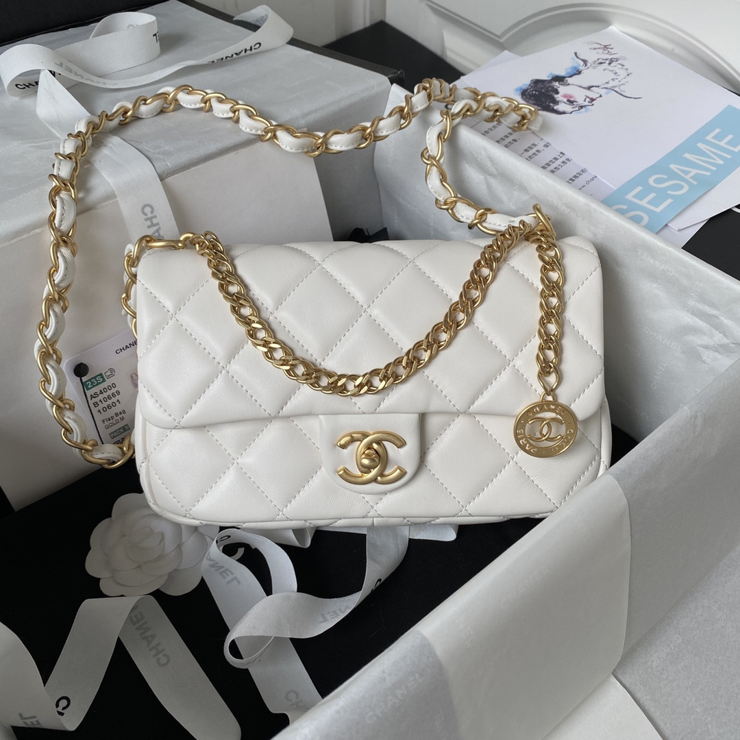 Ch**el SMALL CLASSIC HANDBAG GRAINED SHINY CALFSKIN & Gold-TONE METAL white 5.7 × 9 × 2.3 IN