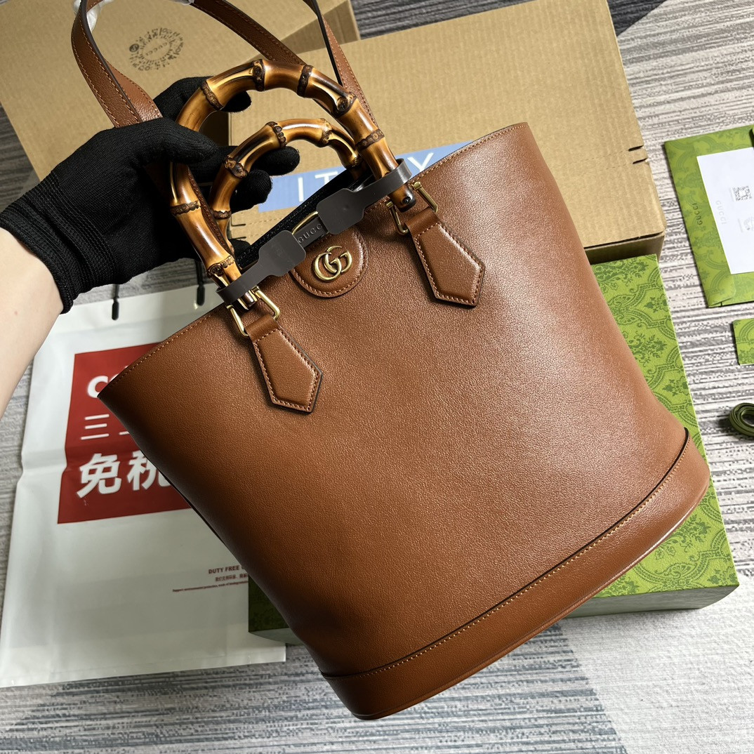 Gvc*1 DIANA MEDIUM TOTE BAG Cuir 31W x 27H x 15D CM