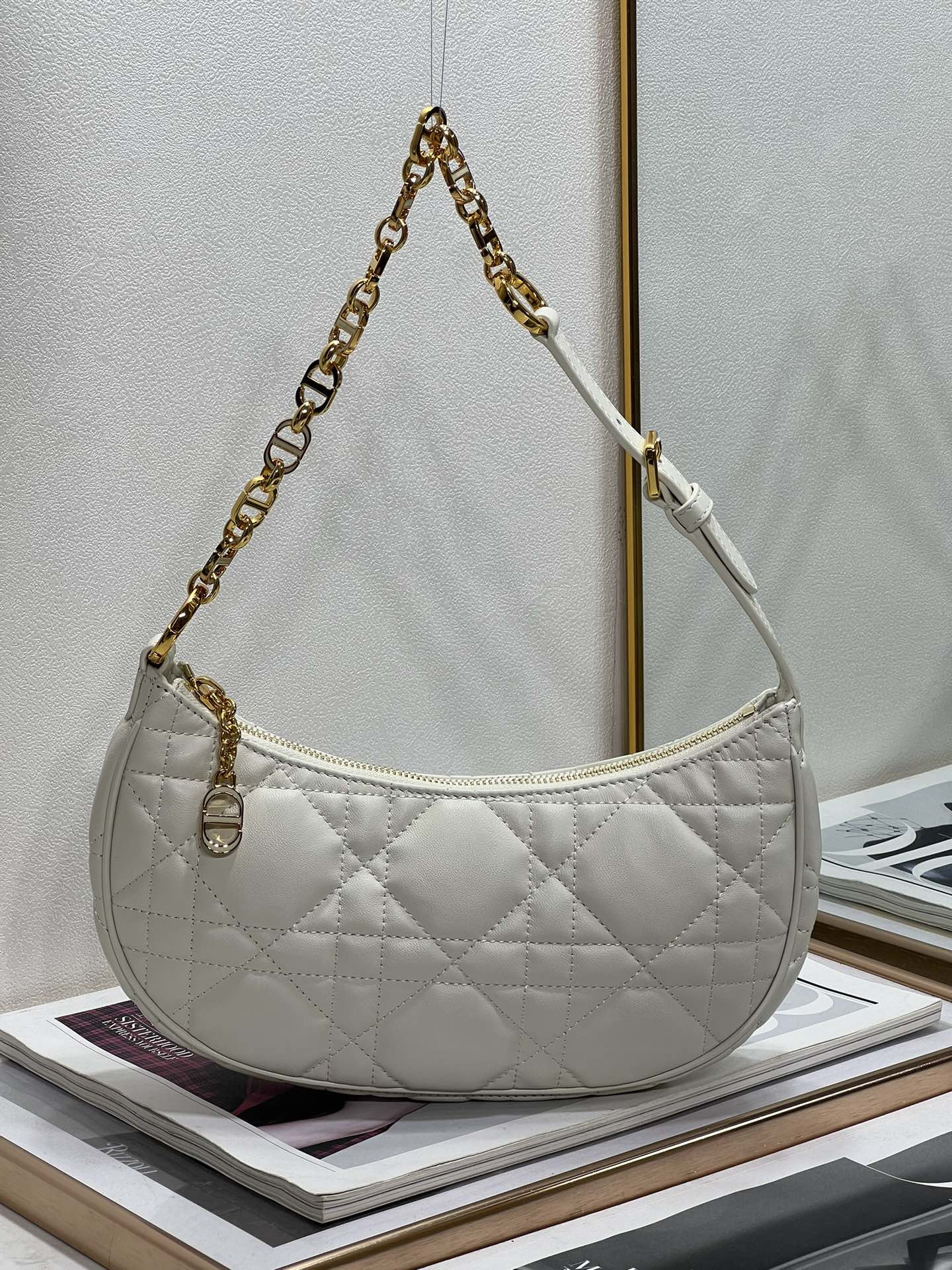 D10r CD Lounge bag white 26 x 15x 5.5 cm