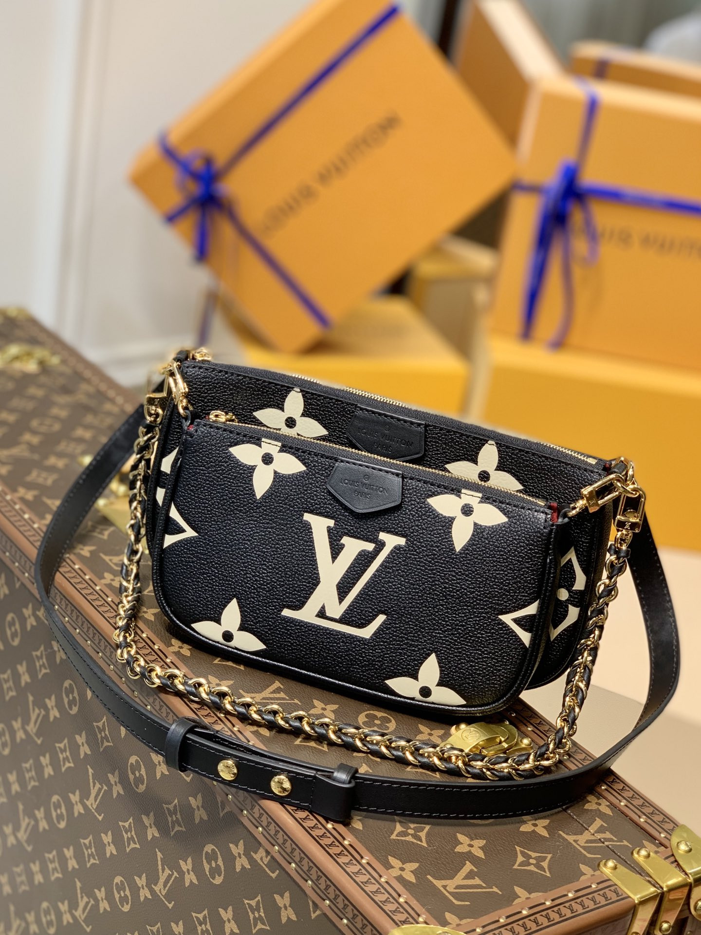 L0vis Vvtt0n M45777 Multi Pochette Accessoires 9.4 x 5.3 x 1.6 inches