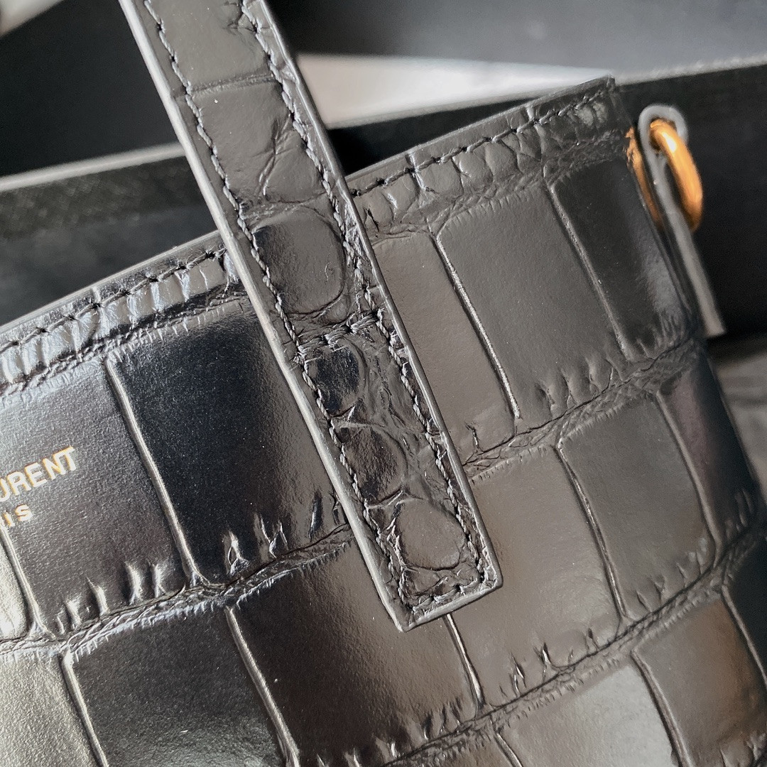 Y51 Sa1nt Lau*nt PARIS MINI TOY SHOPPING IN CROCODILE-EMBOSSED LEATHER BLACK 7.1 X 6.7 X 3.1 INCHES