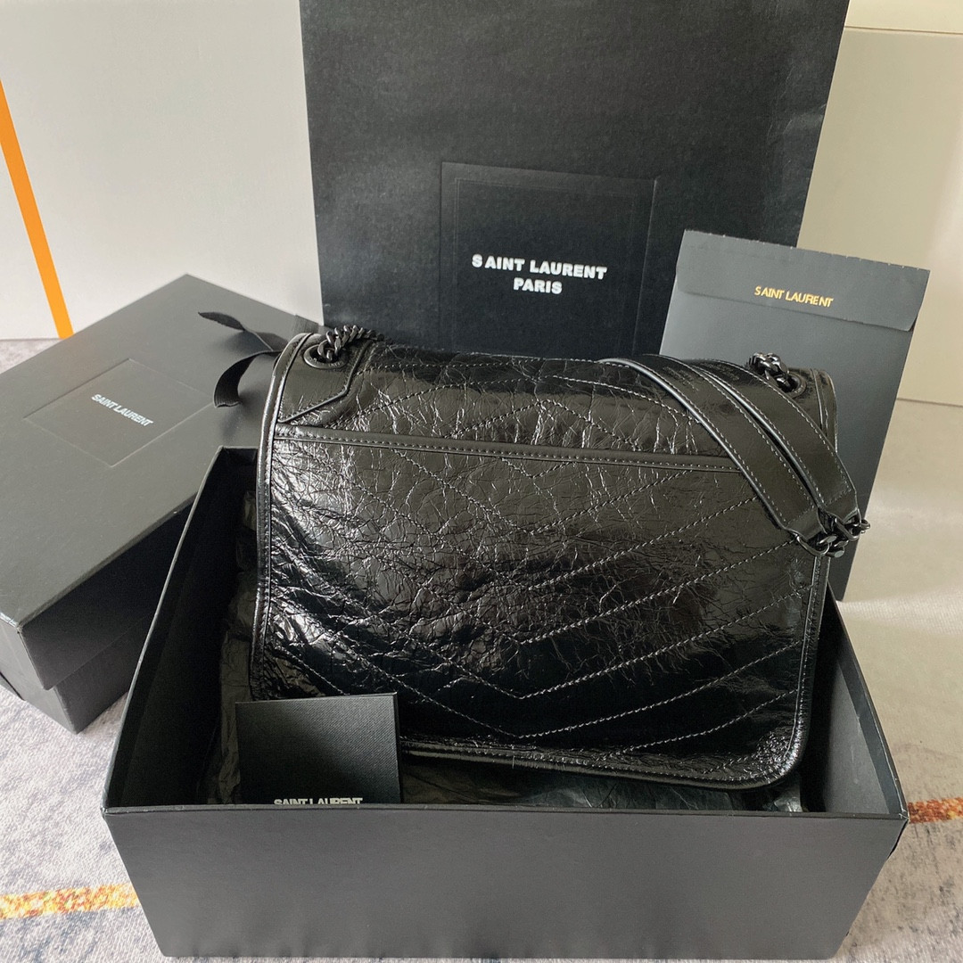 Y51 NIKI MEDIUM IN VINTAGE LEATHER ALL BLACK 11 X 7.8 X 3.3 INCHES
