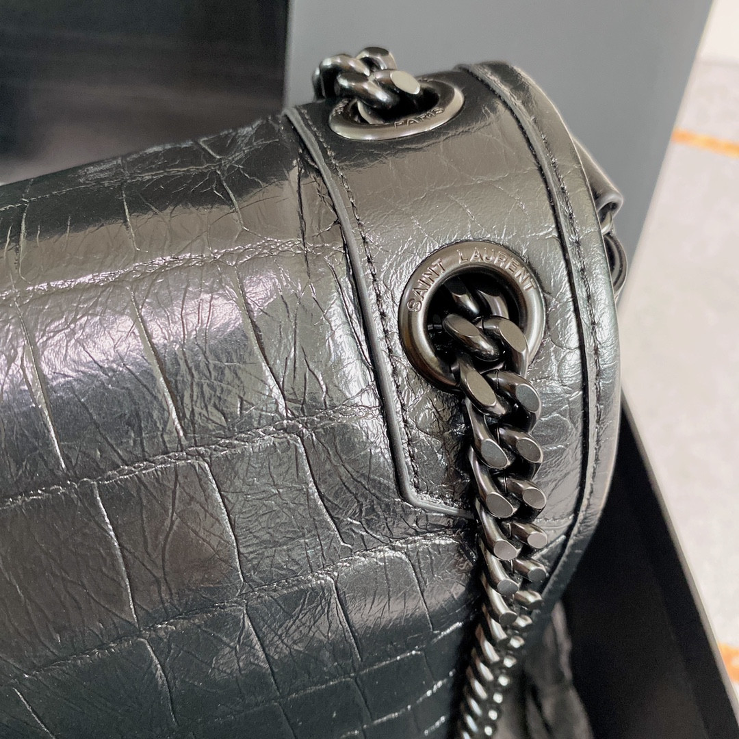 Y51 NIKI MEDIUM IN VINTAGE LEATHER 11 X 7.8 X 3.3 INCHES